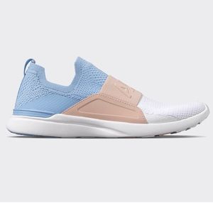 APL Techloom Bliss Sneakers- good condition one stain on front that is pictured